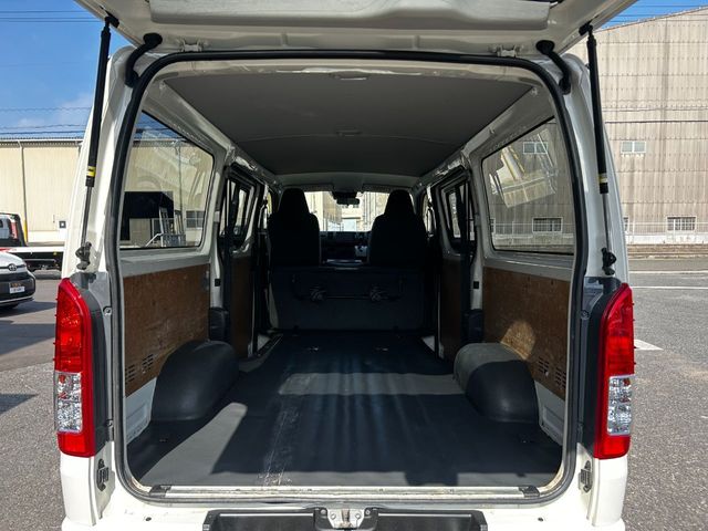 TOYOTA REGIUSACE VAN 1.15T 2019 Image 31