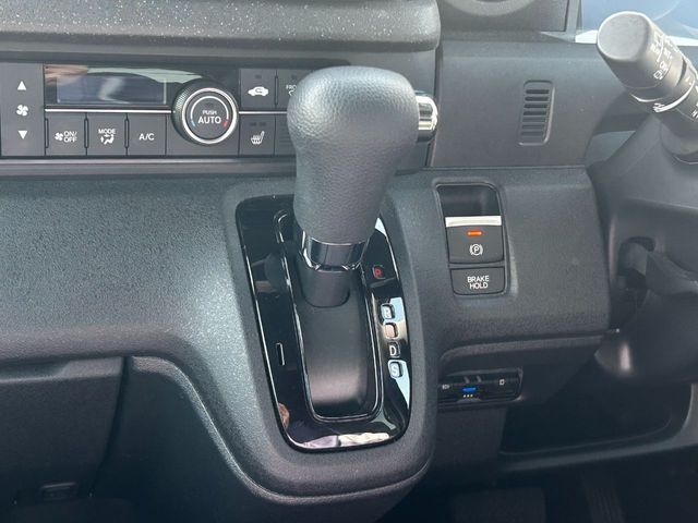 HONDA N BOX CUSTOM 2024 Image 31