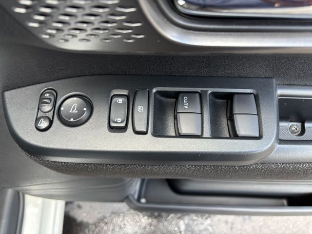 HONDA N BOX CUSTOM 2024 Image 31