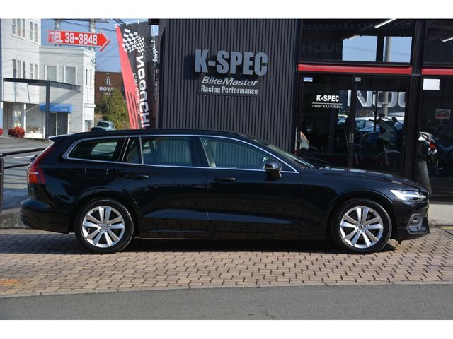 VOLVO V60 2022 Image 31