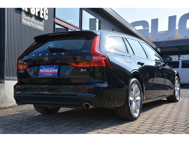 VOLVO V60 2022 Image 31