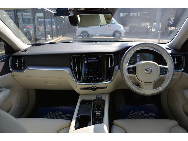 VOLVO V60 2022 Image 31