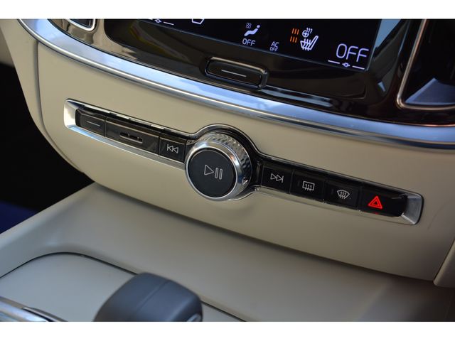 VOLVO V60 2022 Image 31