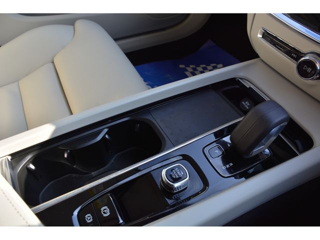 VOLVO V60 2022 Image 31