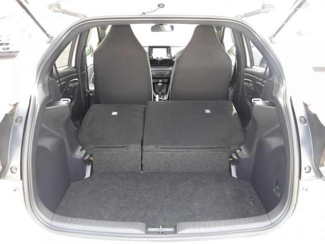 TOYOTA YARIS 2022 Image 31