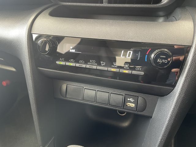 TOYOTA YARIS CROSS HYBRID 2023 Image 31