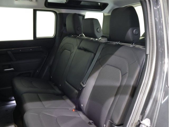 ROVER DEFENDER 2025 Image 31