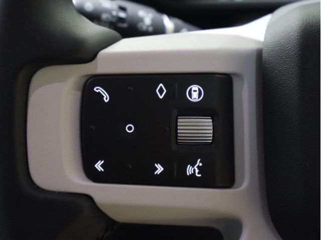 ROVER DEFENDER 2025 Image 31