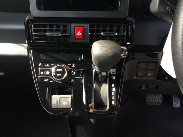 DAIHATSU TANTO CUSTOM 2025 Image 31