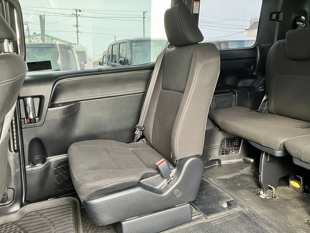 TOYOTA ESQUIRE 4WD 2019 Image 31