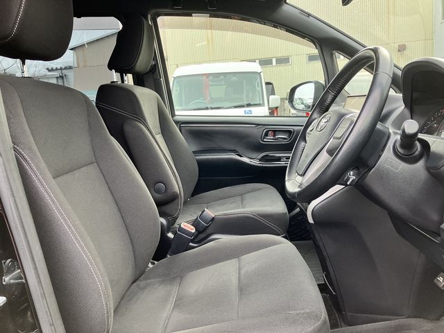 TOYOTA ESQUIRE 4WD 2019 Image 31