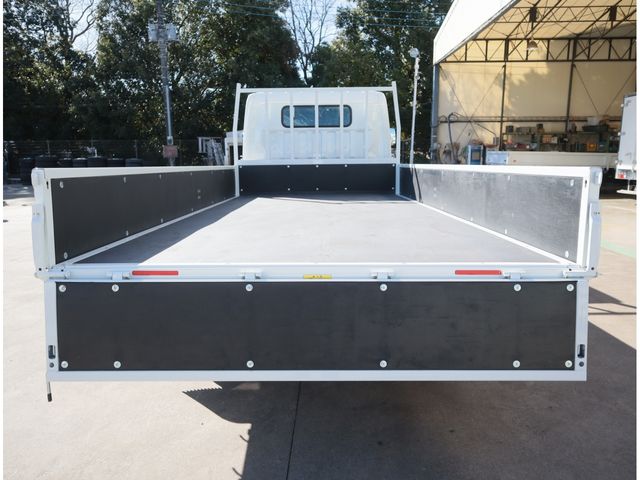 MITSUBISHI CANTER 2025 Image 31