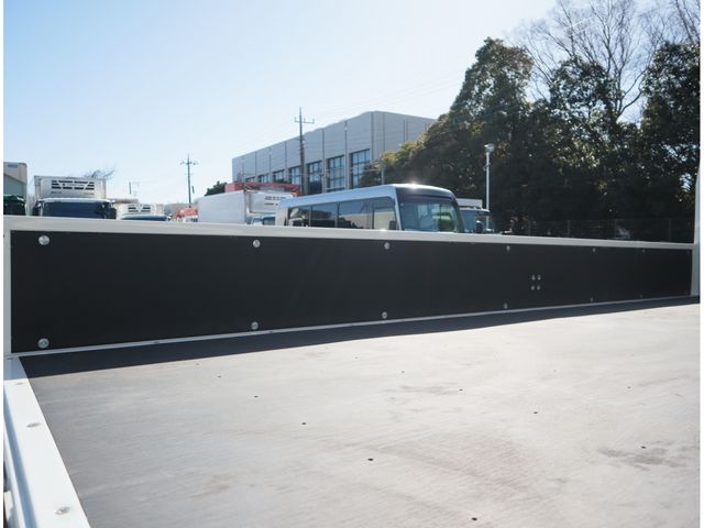 MITSUBISHI CANTER 2025 Image 31