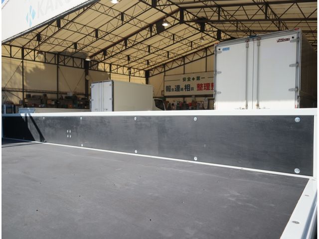 MITSUBISHI CANTER 2025 Image 31