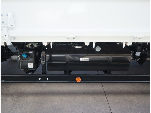 MITSUBISHI CANTER 2025 Image 31