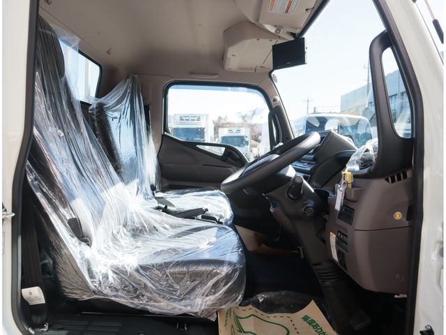 MITSUBISHI CANTER 2025 Image 31