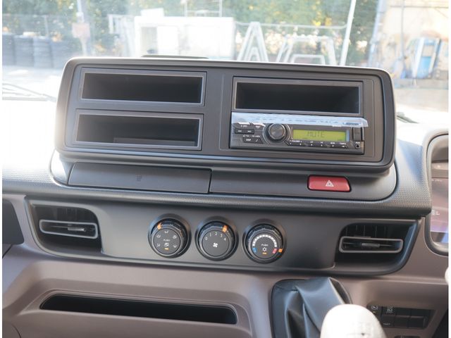 MITSUBISHI CANTER 2025 Image 31