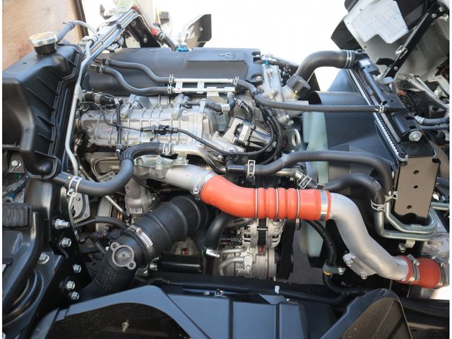 MITSUBISHI CANTER 2025 Image 31