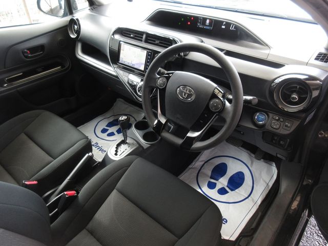 TOYOTA AQUA 2018 Image 31