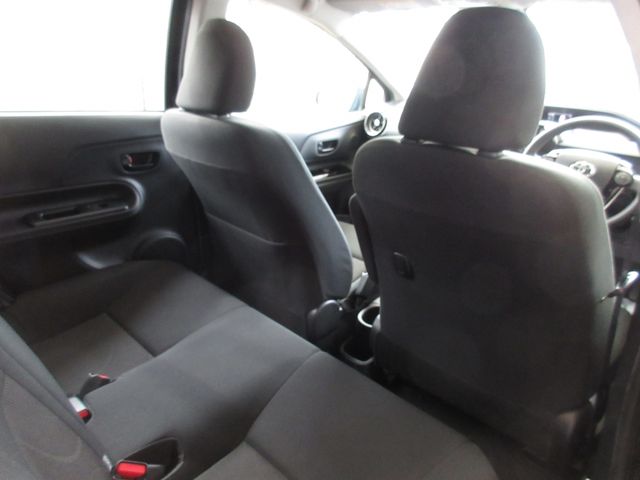 TOYOTA AQUA 2018 Image 31