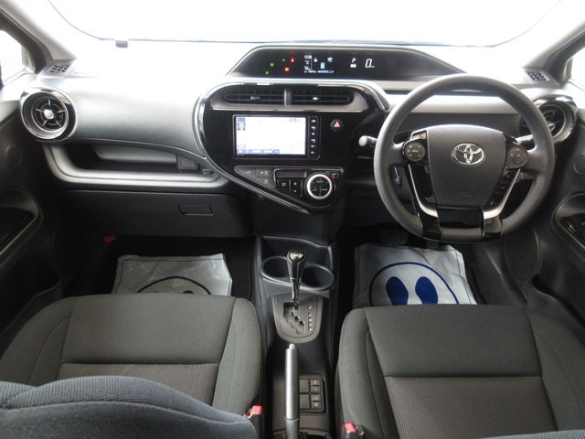 TOYOTA AQUA 2018 Image 31