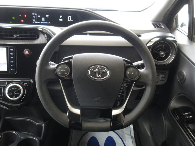 TOYOTA AQUA 2018 Image 31