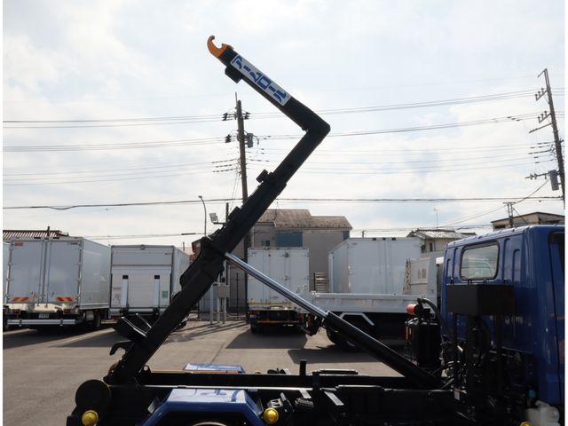 MITSUBISHI CANTER 2023 Image 31