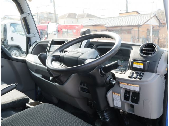 MITSUBISHI CANTER 2023 Image 31