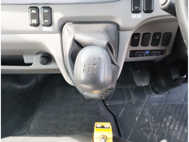 MITSUBISHI CANTER 2023 Image 31