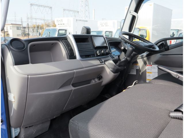 MITSUBISHI CANTER 2023 Image 31