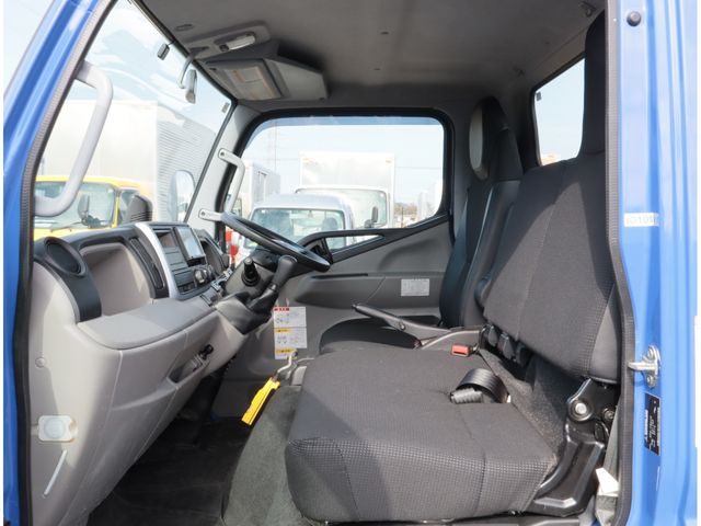 MITSUBISHI CANTER 2023 Image 31