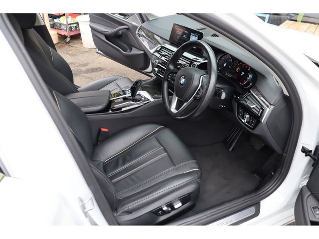 BMW 5SERIES SEDAN 2017 Image 31