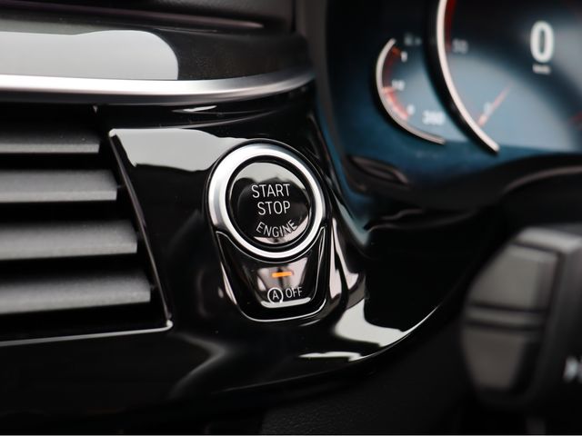 BMW 5SERIES SEDAN 2017 Image 31