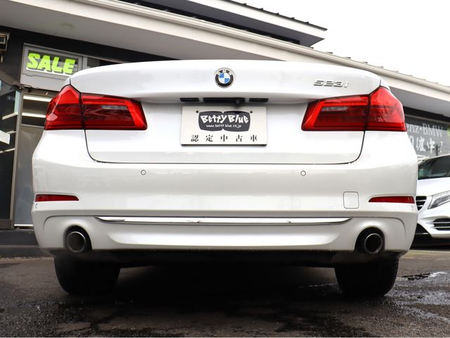 BMW 5SERIES SEDAN 2017 Image 31