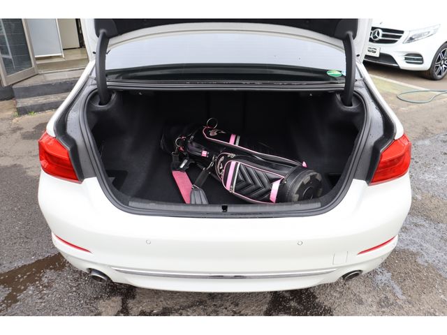 BMW 5SERIES SEDAN 2017 Image 31