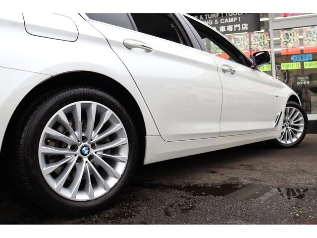 BMW 5SERIES SEDAN 2017 Image 31