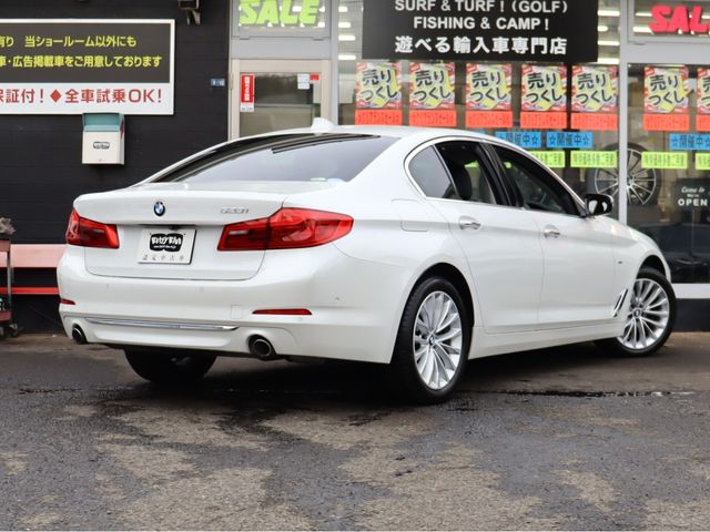 BMW 5SERIES SEDAN 2017 Image 31