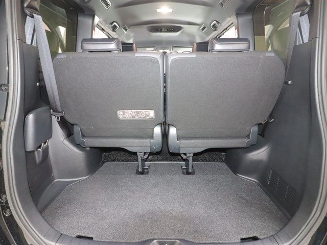 TOYOTA NOAH 2020 Image 31