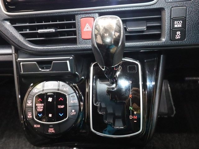 TOYOTA NOAH 2020 Image 31