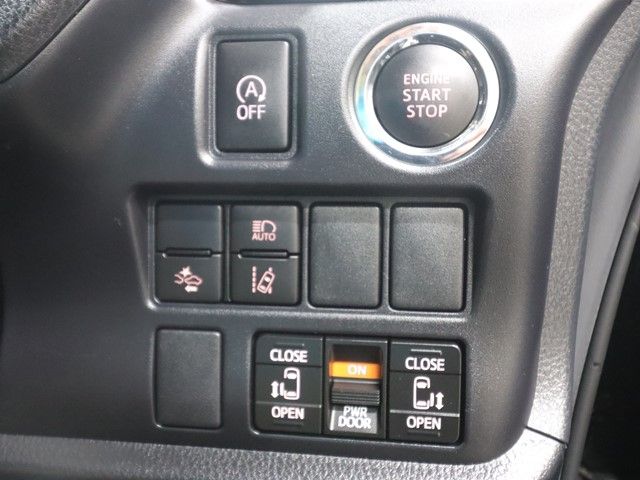 TOYOTA NOAH 2020 Image 31