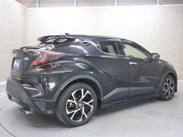 TOYOTA C-HR 2018 Image 31