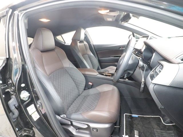 TOYOTA C-HR 2018 Image 31