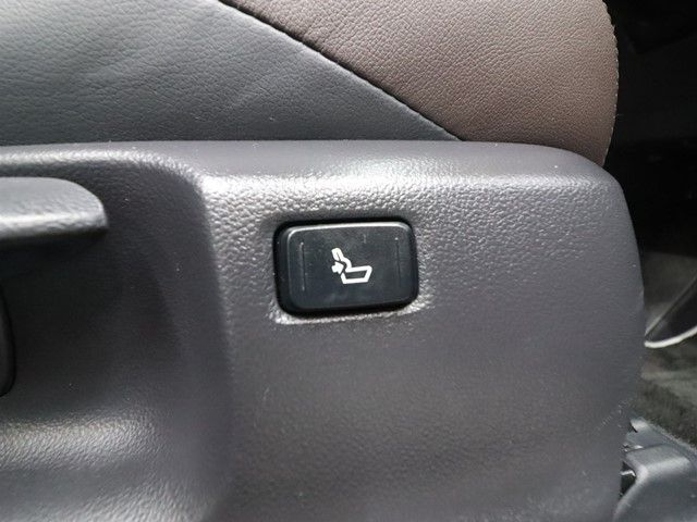 TOYOTA C-HR 2018 Image 31