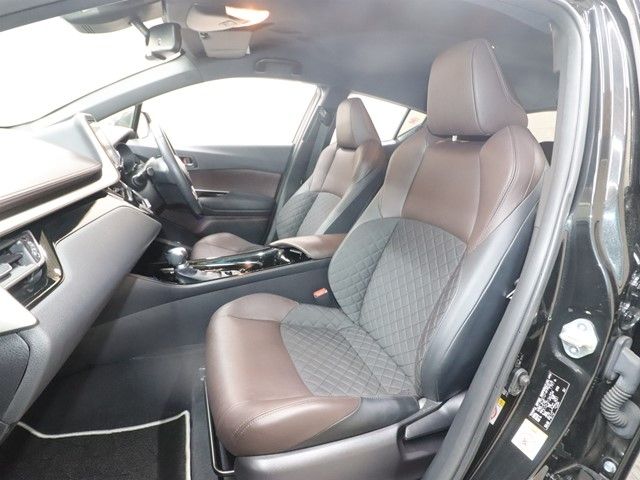 TOYOTA C-HR 2018 Image 31