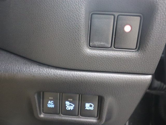 TOYOTA C-HR 2018 Image 31