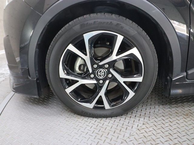 TOYOTA C-HR 2018 Image 31