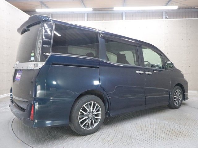 TOYOTA VOXY 2015 Image 31