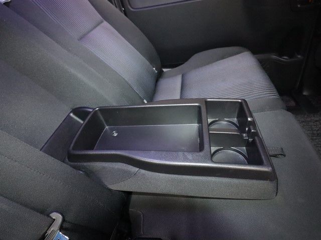 TOYOTA VOXY 2015 Image 31