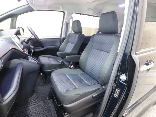 TOYOTA VOXY 2015 Image 31