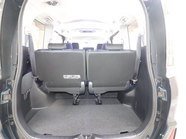 TOYOTA VOXY 2015 Image 31